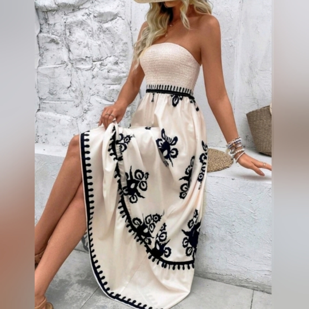 Elegant Strapless Cottage Core Maxi Dress With Black Floral Design Size 6 Medium - Picture 2 of 8